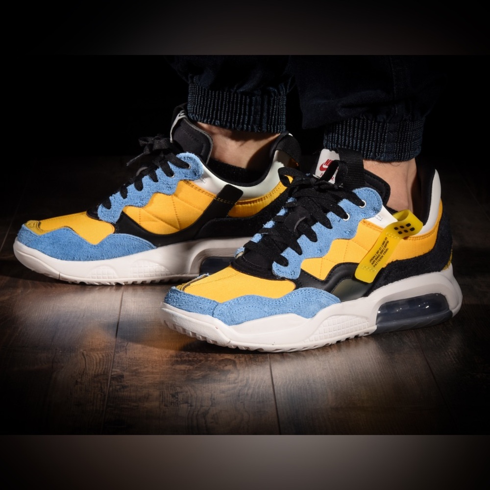Nike Air
Jordan MA2 GS 'University Gold'